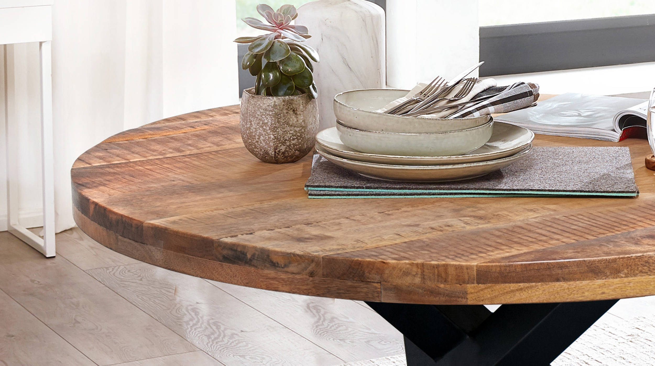 Esstisch Massivholztisch 110 cm rund Mango lackiert - EDUARDO
