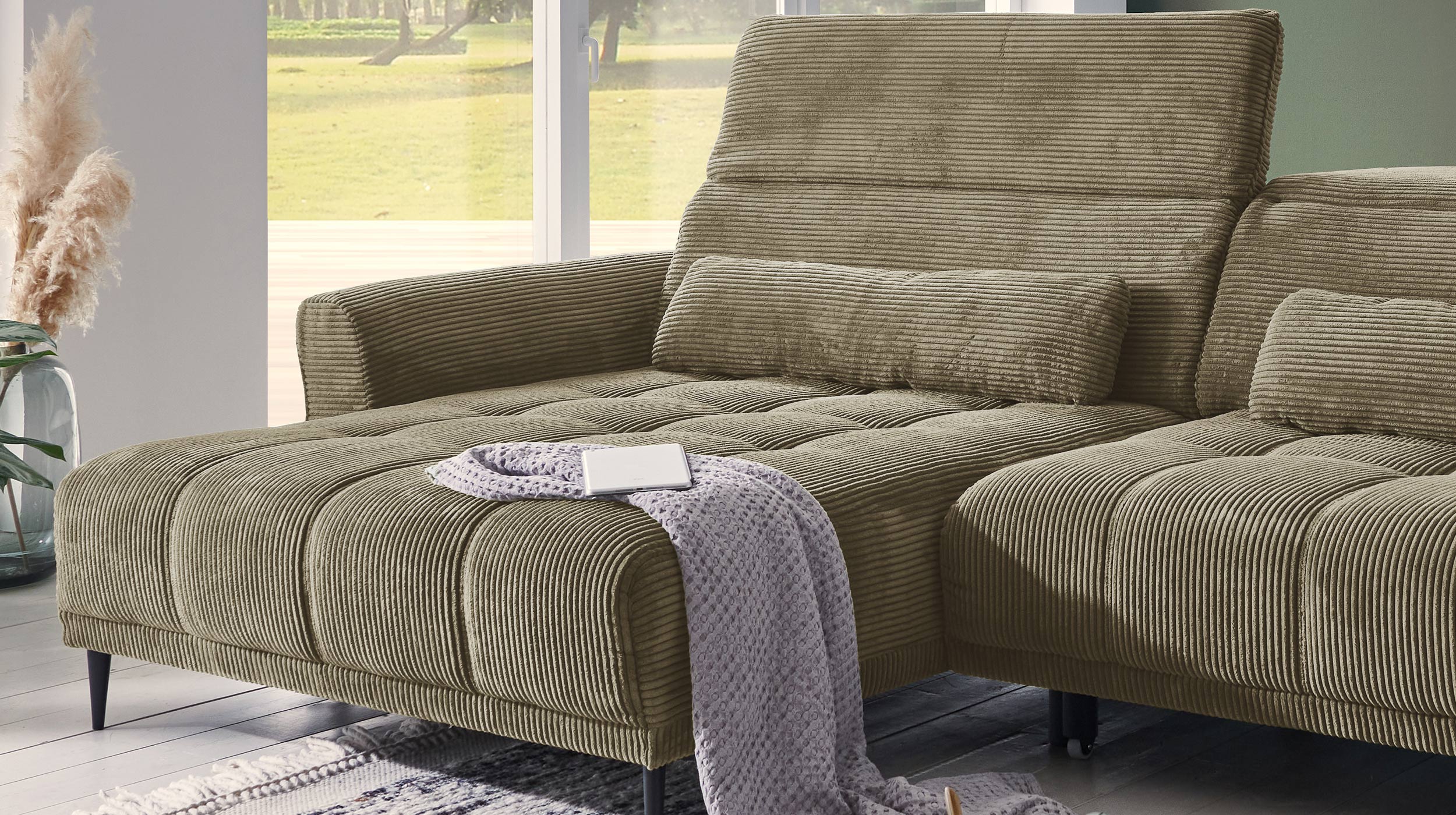 Ecksofa Cord grün ausziehbar - Sitztiefenverstellung - 277 cm - OT links - LOGAN