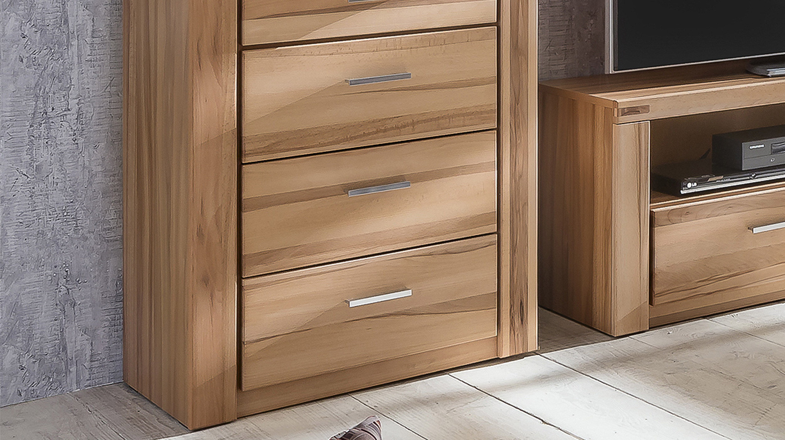 Vitrine mit Glastür Kernbuche teilmassiv geölt Breite 68 cm - FREYJA