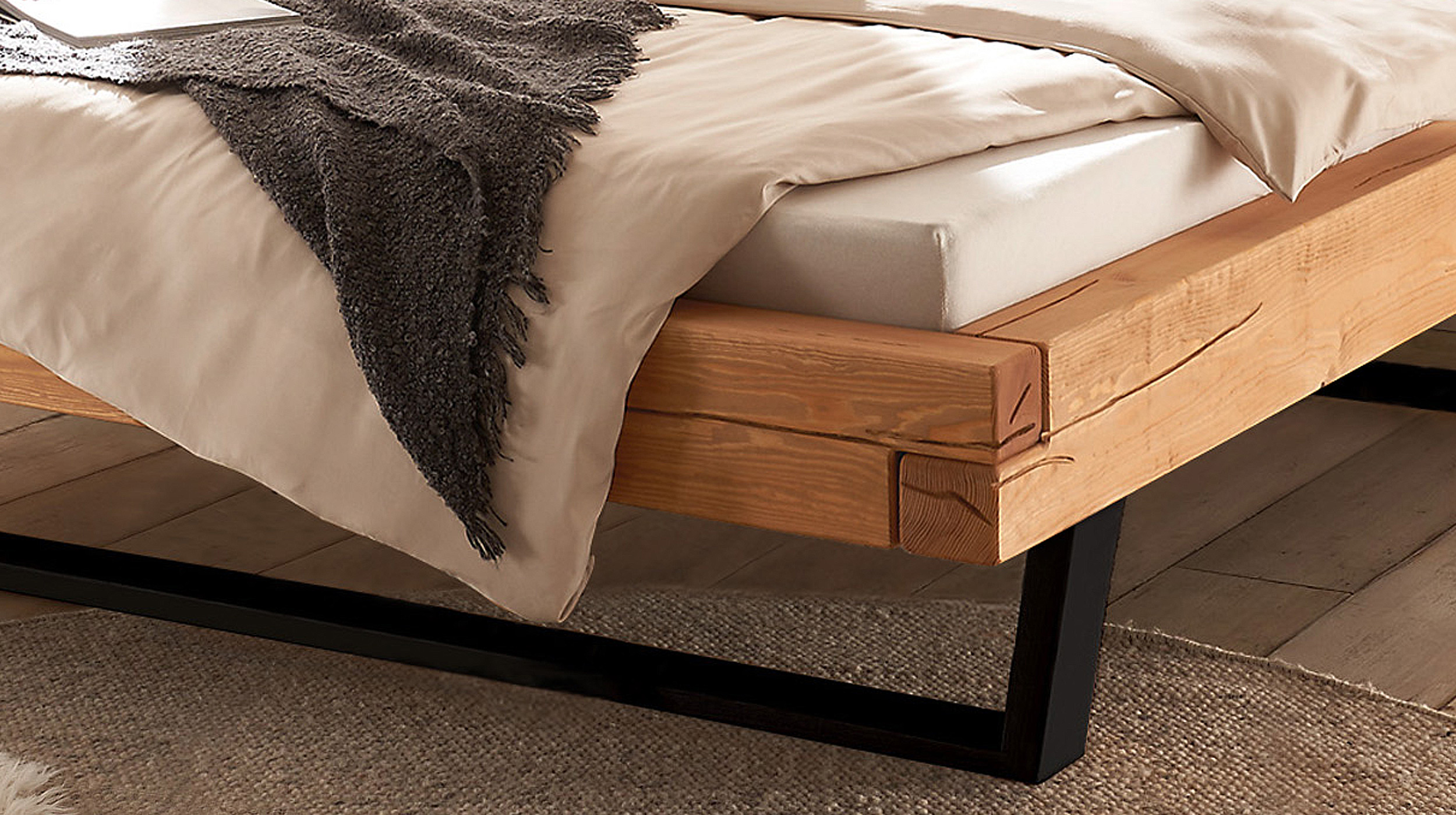 Balkenbett 180 cm Kiefer massiv Polsterkopfteil - U-Gestell - NORDEN
