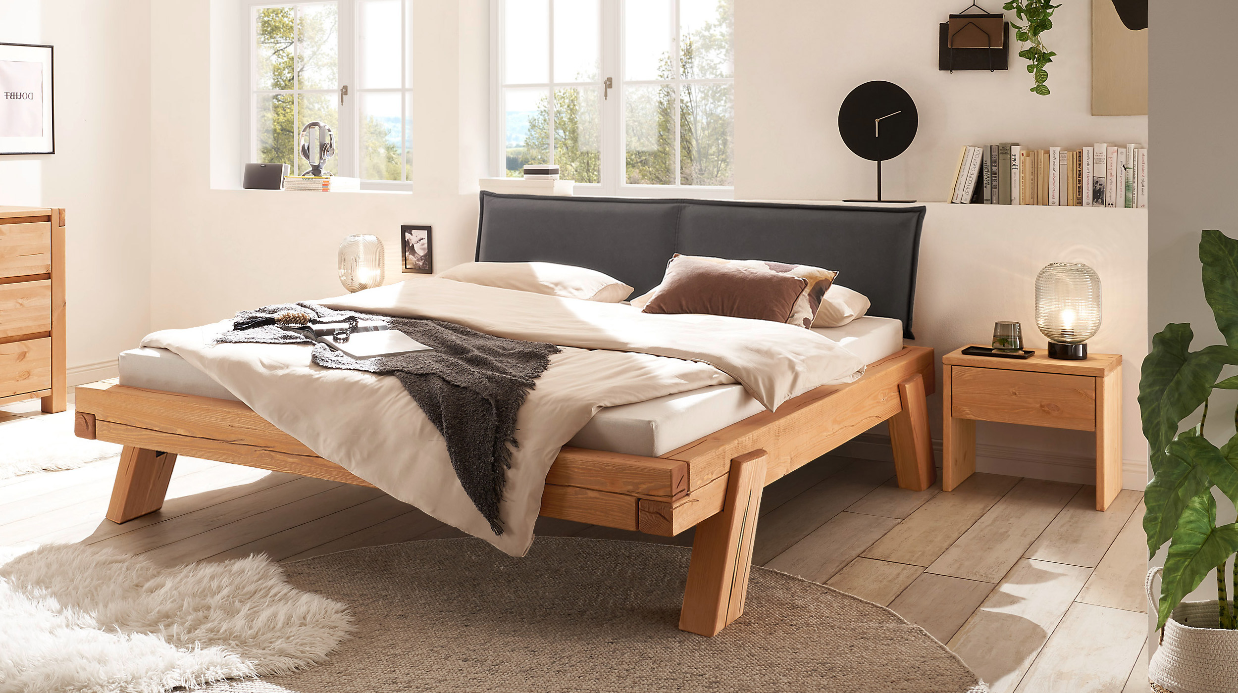 Balkenbett 140 cm Kiefer massiv Polsterkopfteil - HAGEN