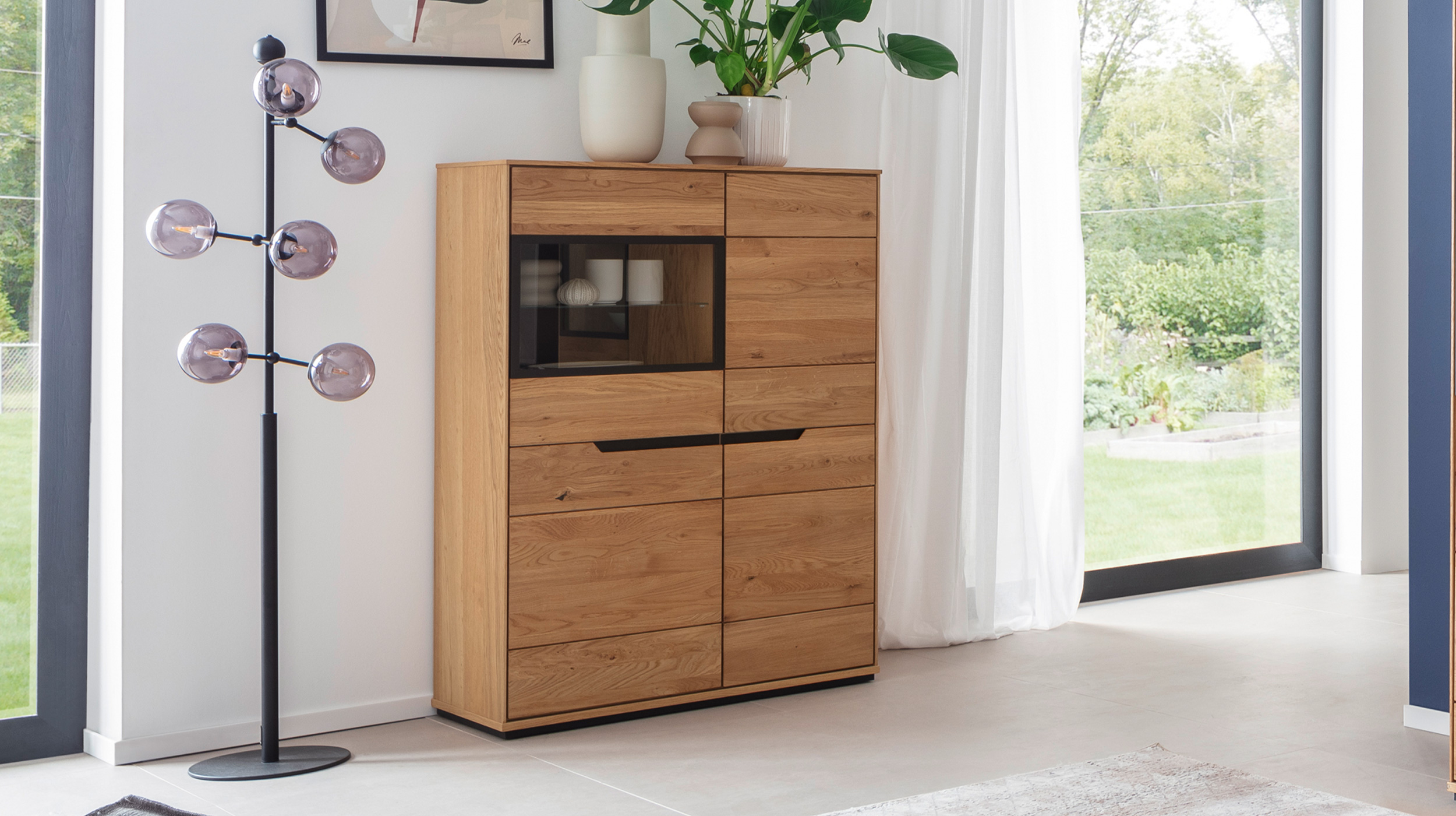 Highboard mit Glastür Wildeiche geölt teilmassiv 93 cm - ARAYA